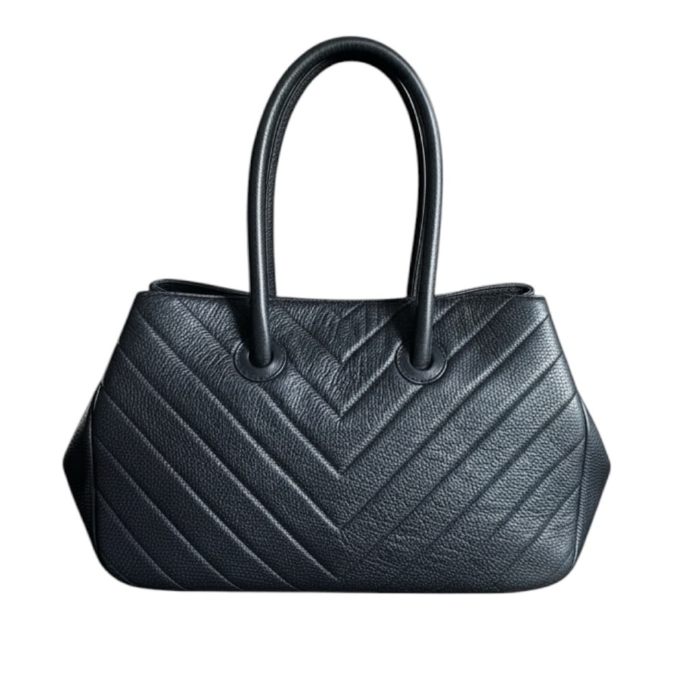 Furla Quilted Black Leather Tote Bag Tassel Charm Shoulder EUC Luxe Classic 🖤✨ - Picture 3 of 6
